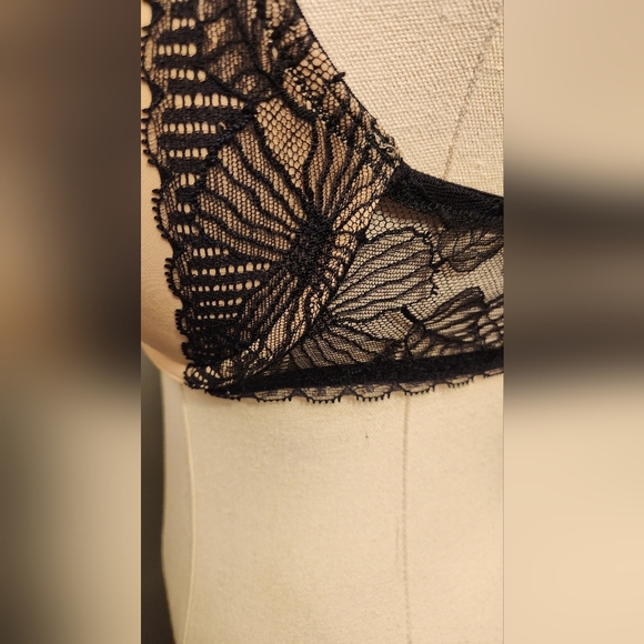 Felina Lingerie Nude and Black padded bra - Picture 3 of 11